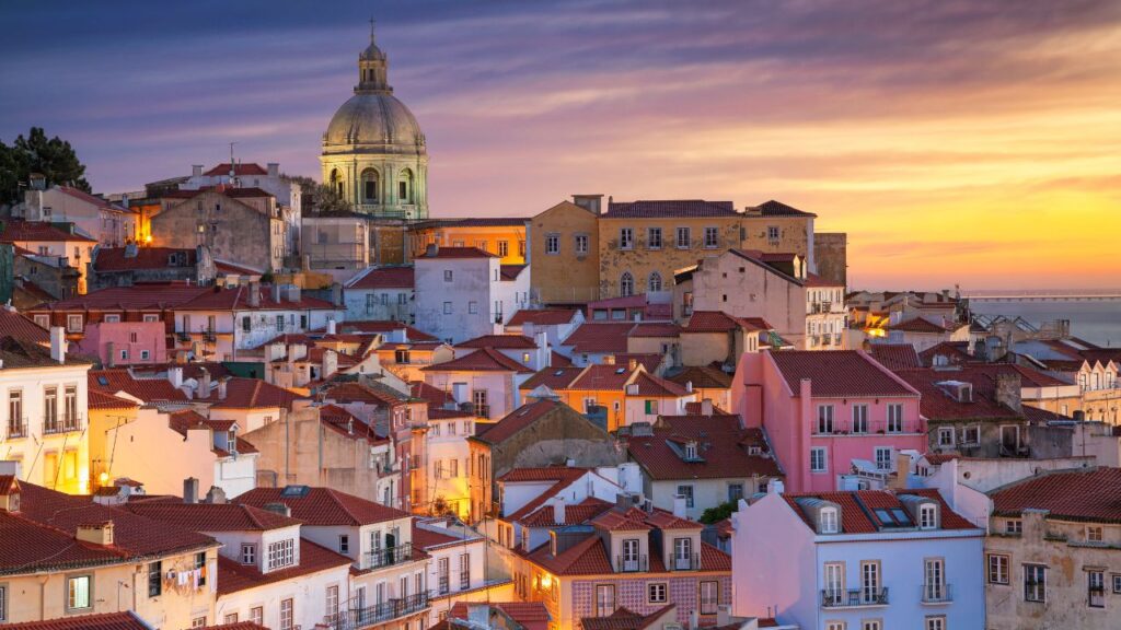 a-festive-walk-to-see-the-lights-of-lisbon
