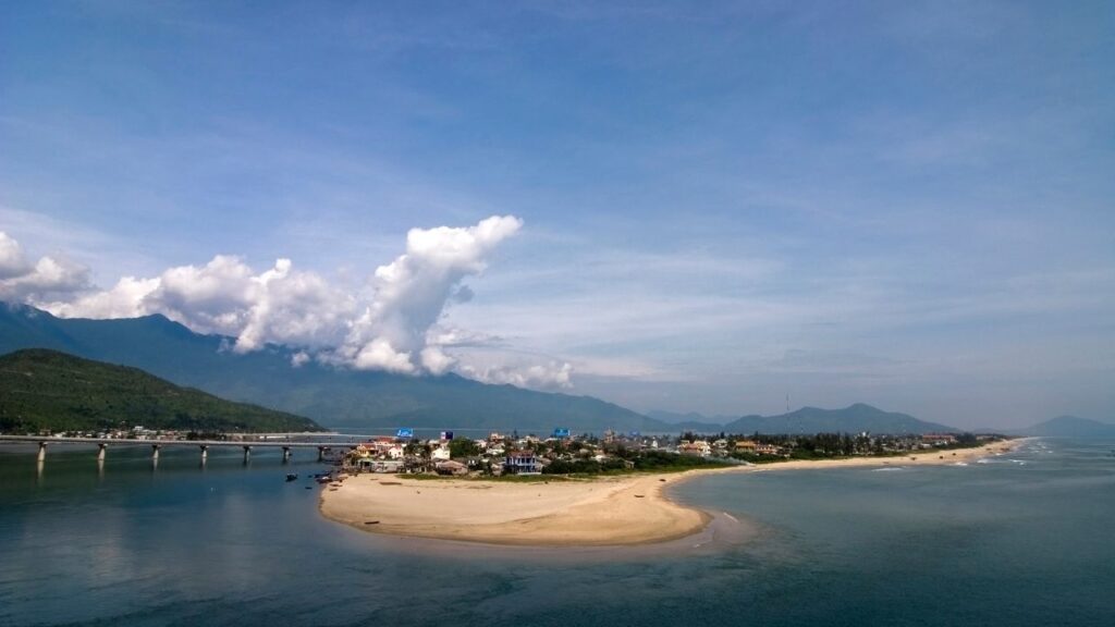 10-the-best-beach-spots-along-the-central-vietnamese-coast