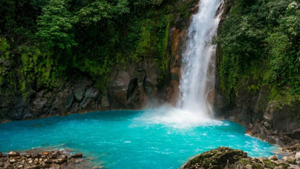 hidden-gem-waterfalls-in-southeast-asia