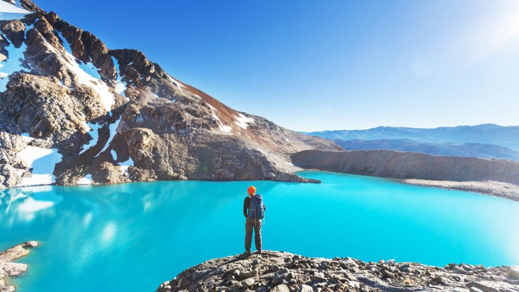 hiking-trails-in-patagonia-for-solo-travelers